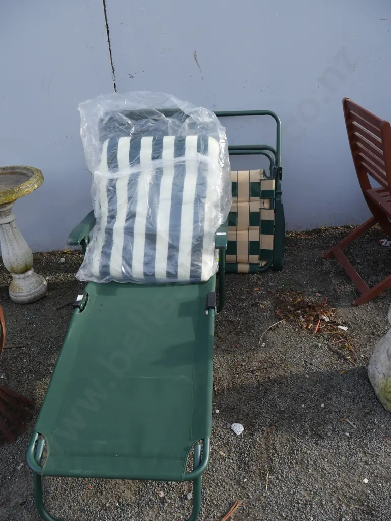 Folding outdoor loungers Image 1++