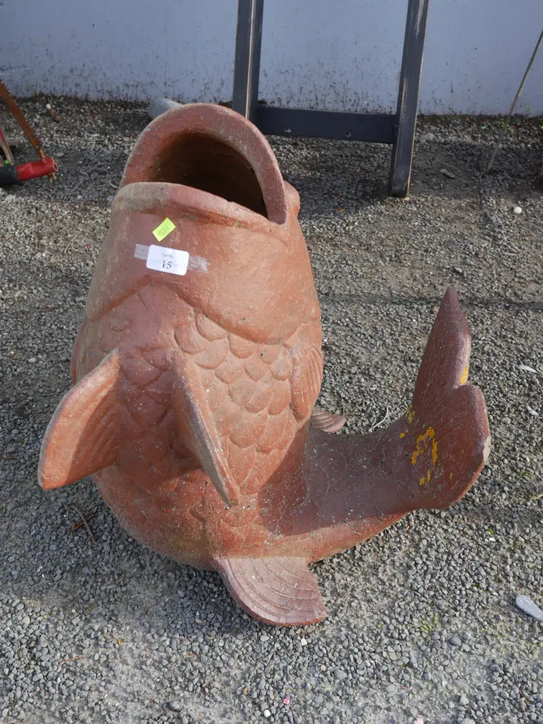 Fish vase Image 1++