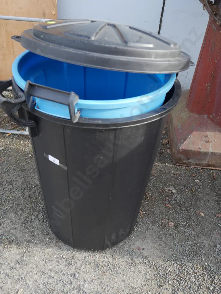 2 rubbish bins Image 1++