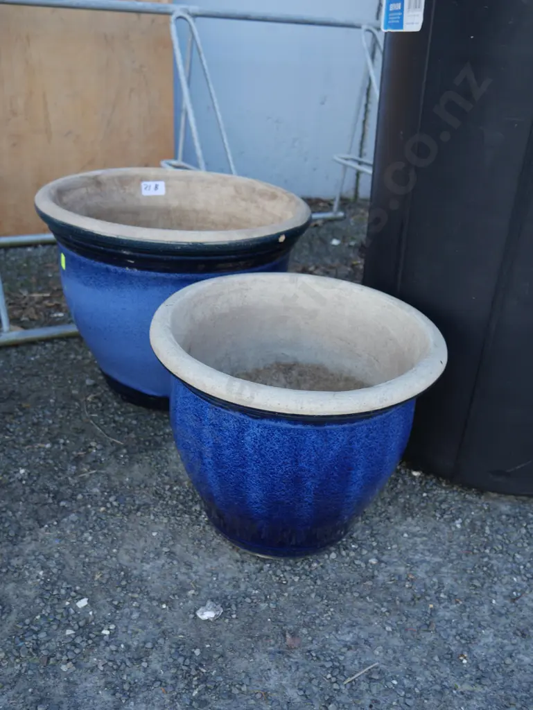 Two blue plant pots Image 1++