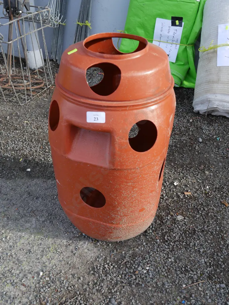 Strawberry pot Image 1++
