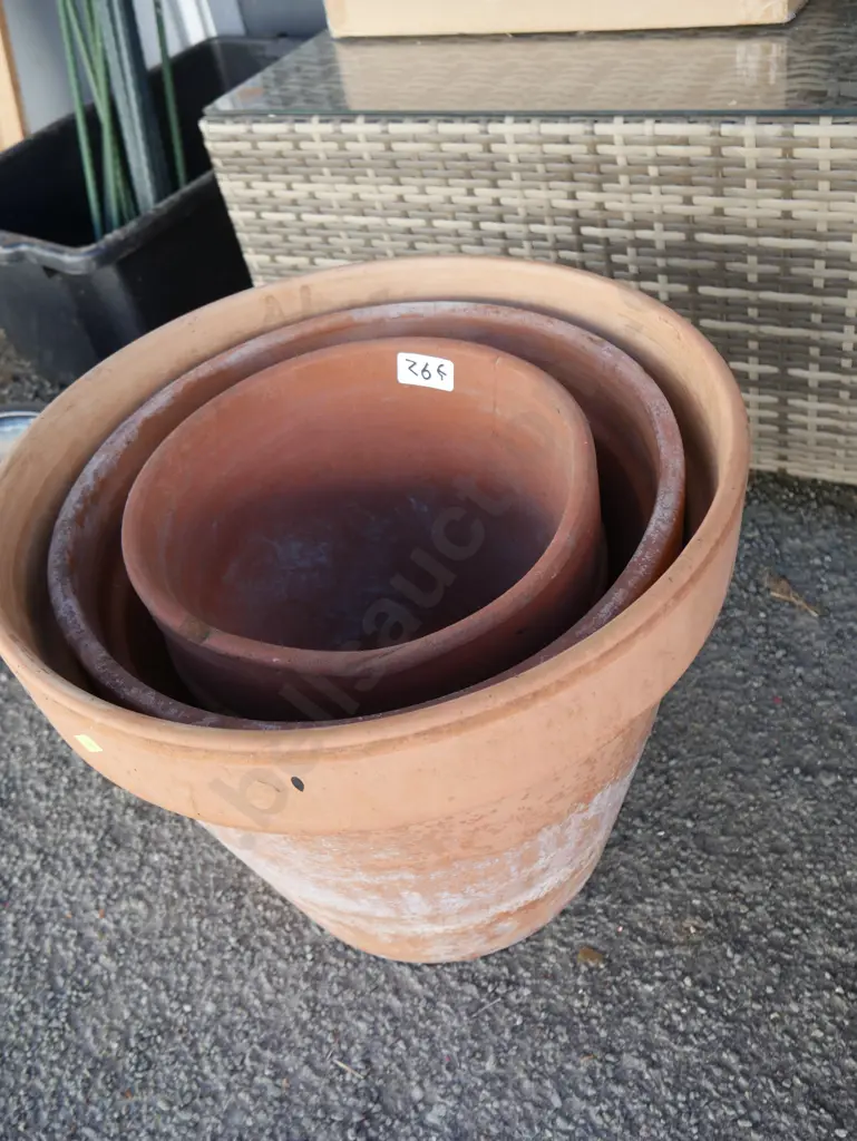 3 terracotta plant pots Image 1++