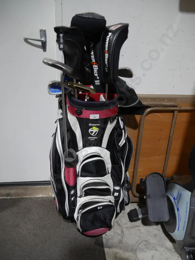 Golf bag and clubs Image 1++