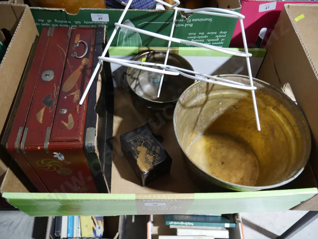 Oriental jewellery box, brass buckets etc Image 1++
