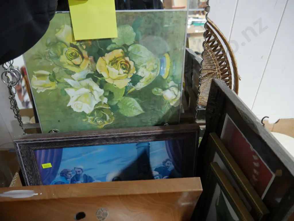 Clocks, picture mirrors etc Image 1++