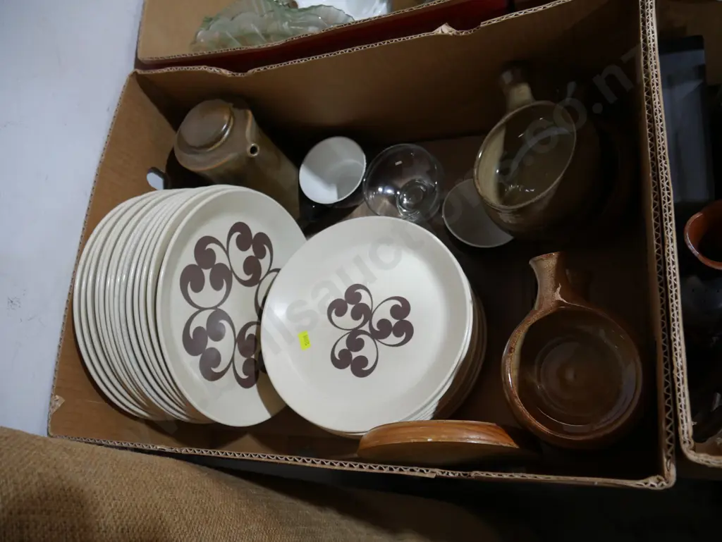 Pottery dinnerware etc Image 1++