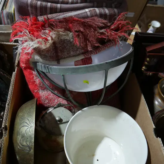 Blankets, plant pot etc