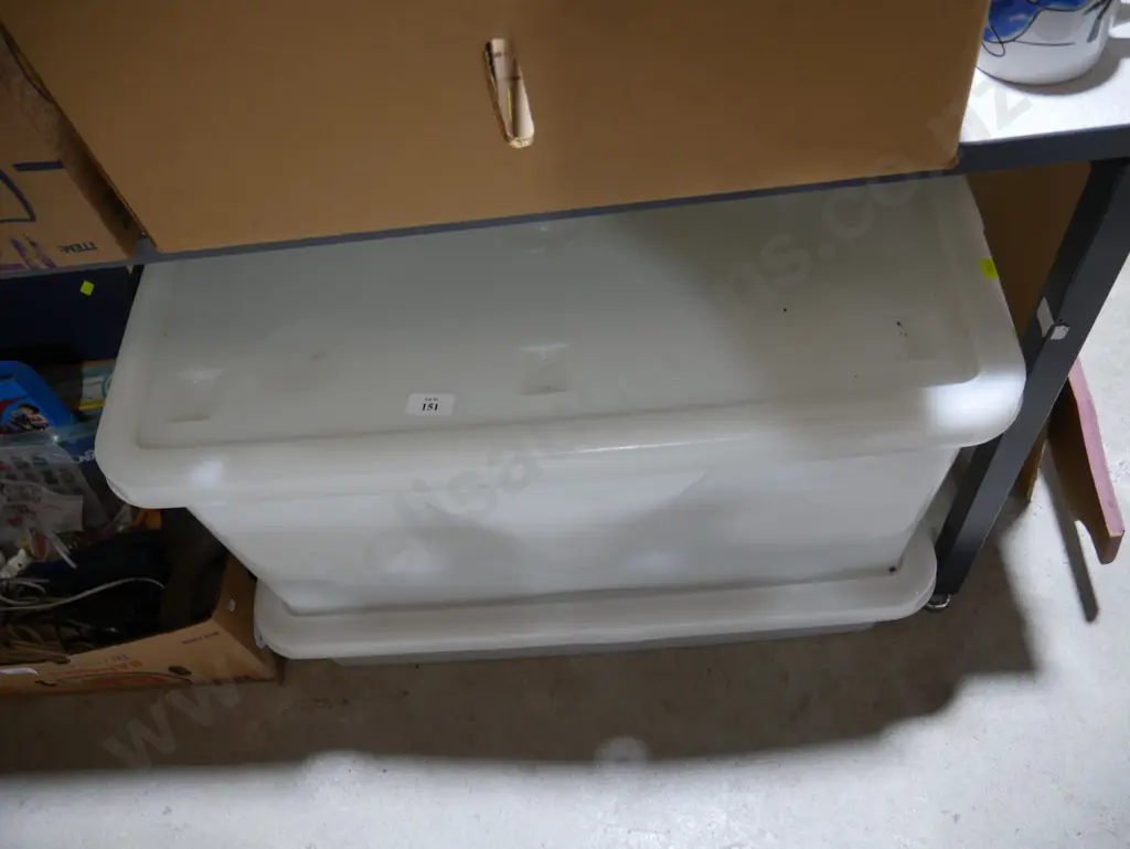 Assorted storage containers Image 1++