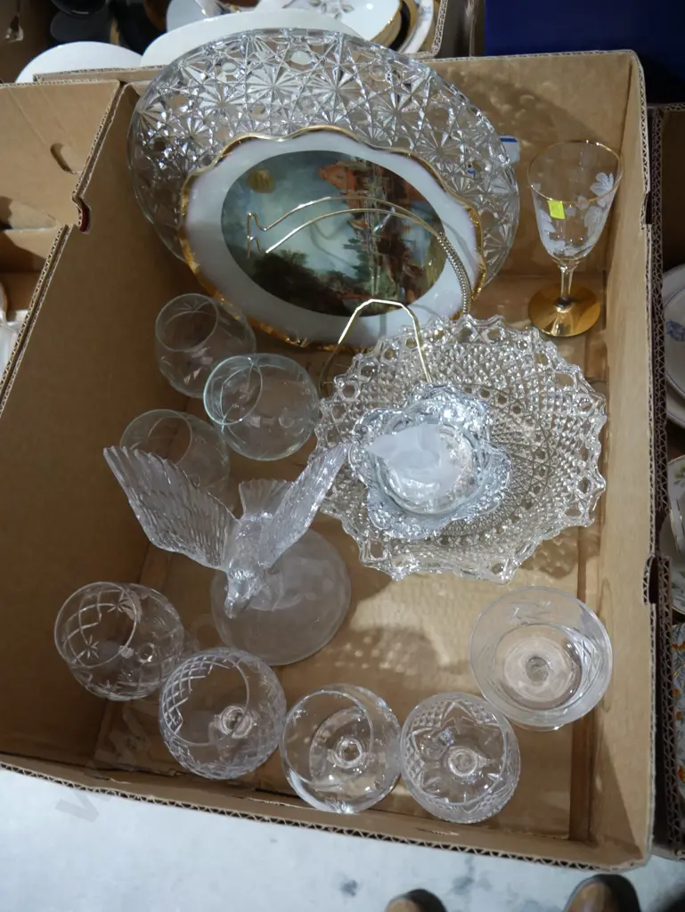 Assorted glassware Image 1++