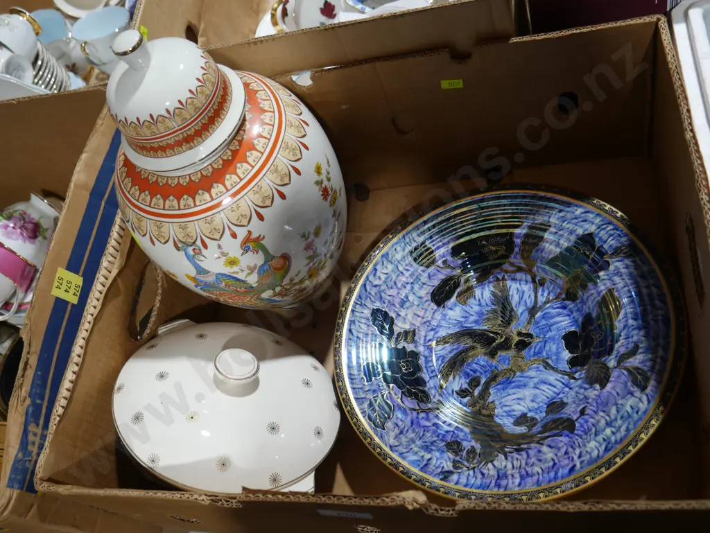 Lidded urn, plate etc Image 1++