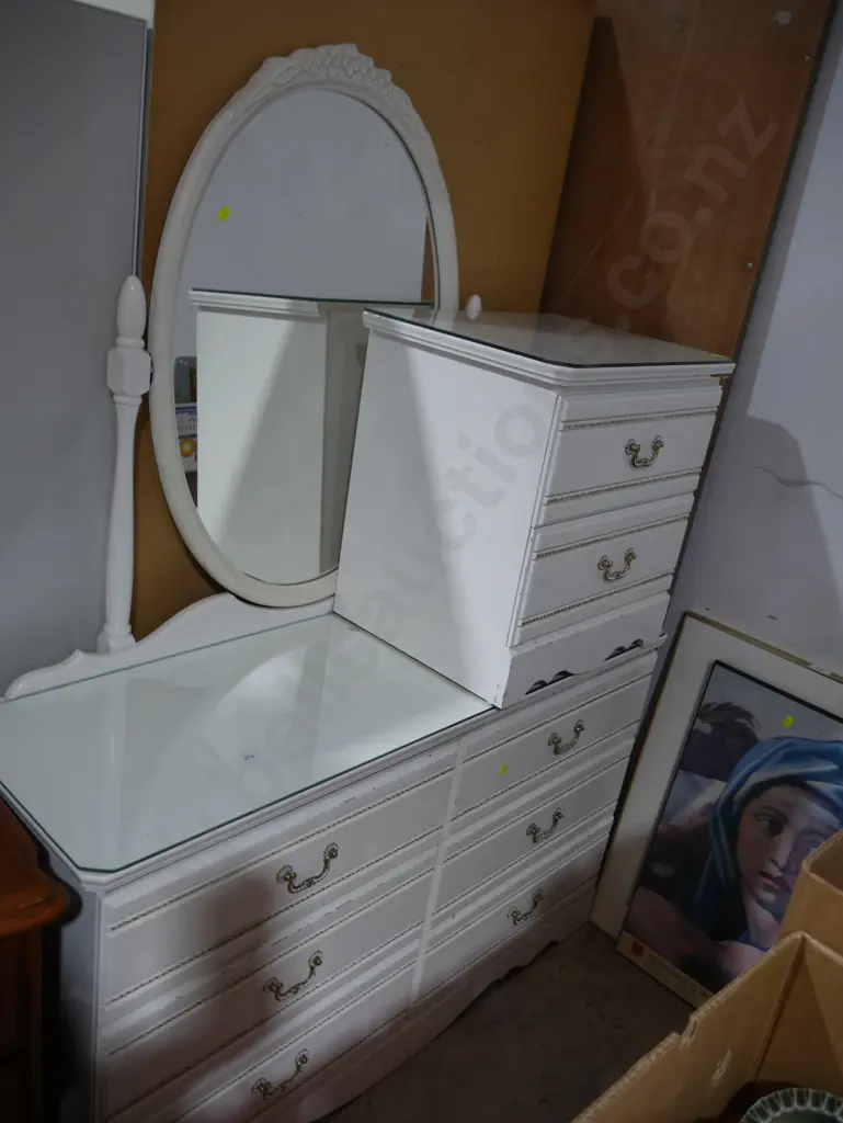 Duchess and bedside cabinet Image 1++