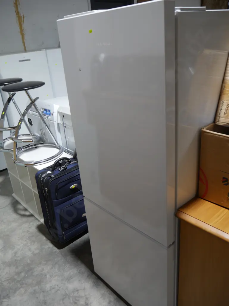 Fisher & Paykel fridge freezer Image 1++