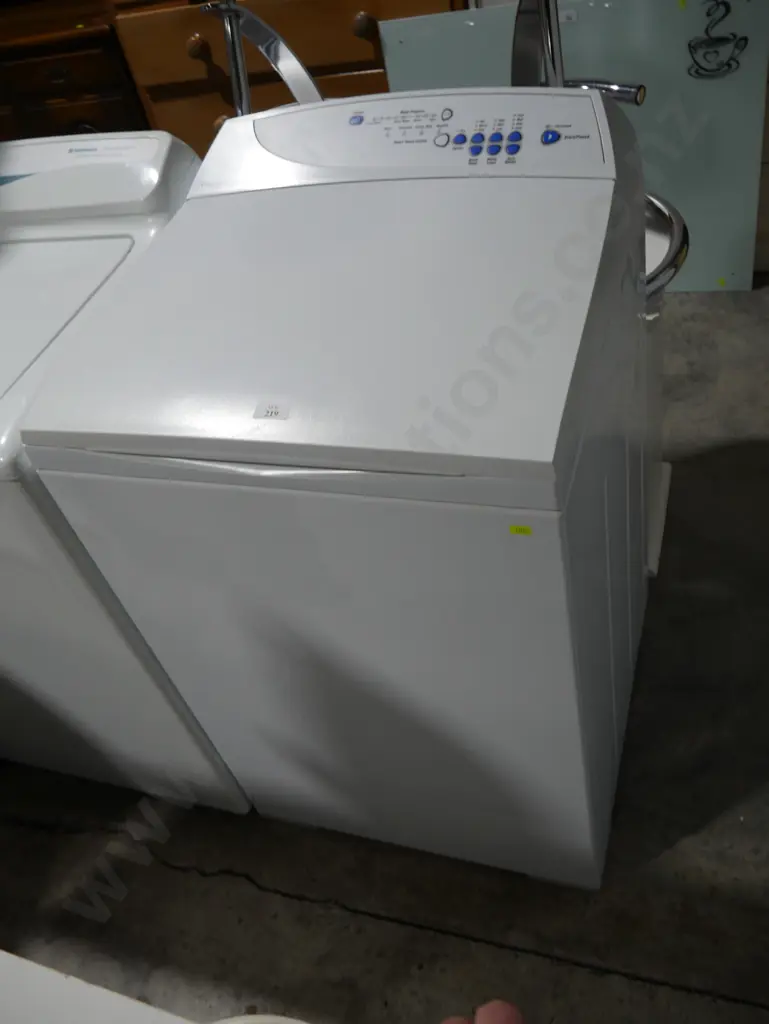 Fisher & Paykel washing machine Image 1++
