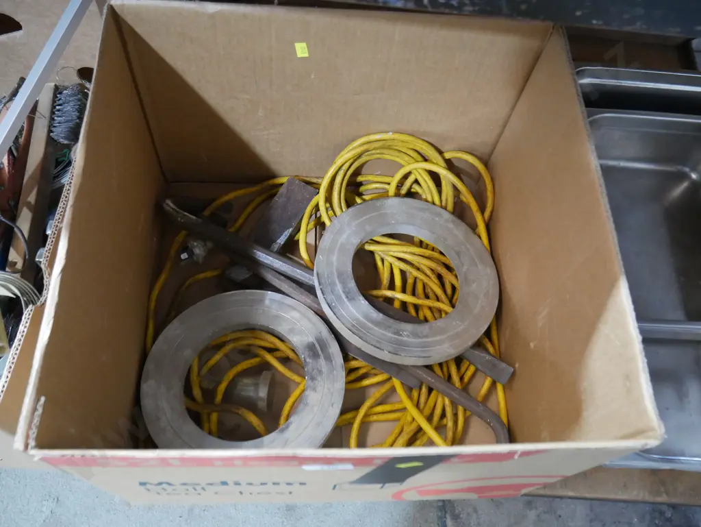 Extension lead, crowbars etc Image 1++