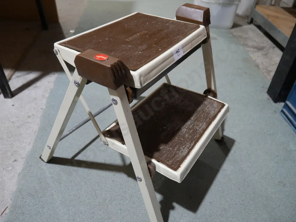 Step stool Image 1++