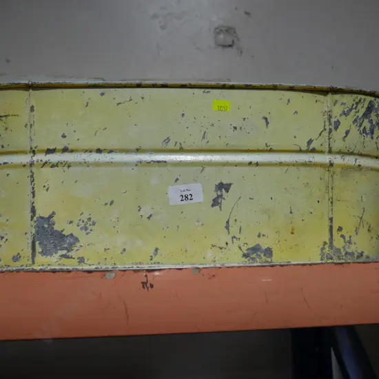 Tin bath, suitable for a planter