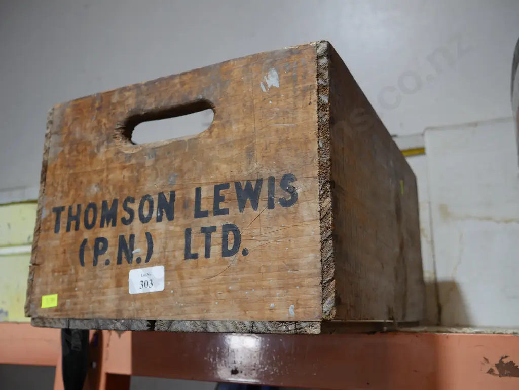 Thompson Lewis wooden box Image 1++