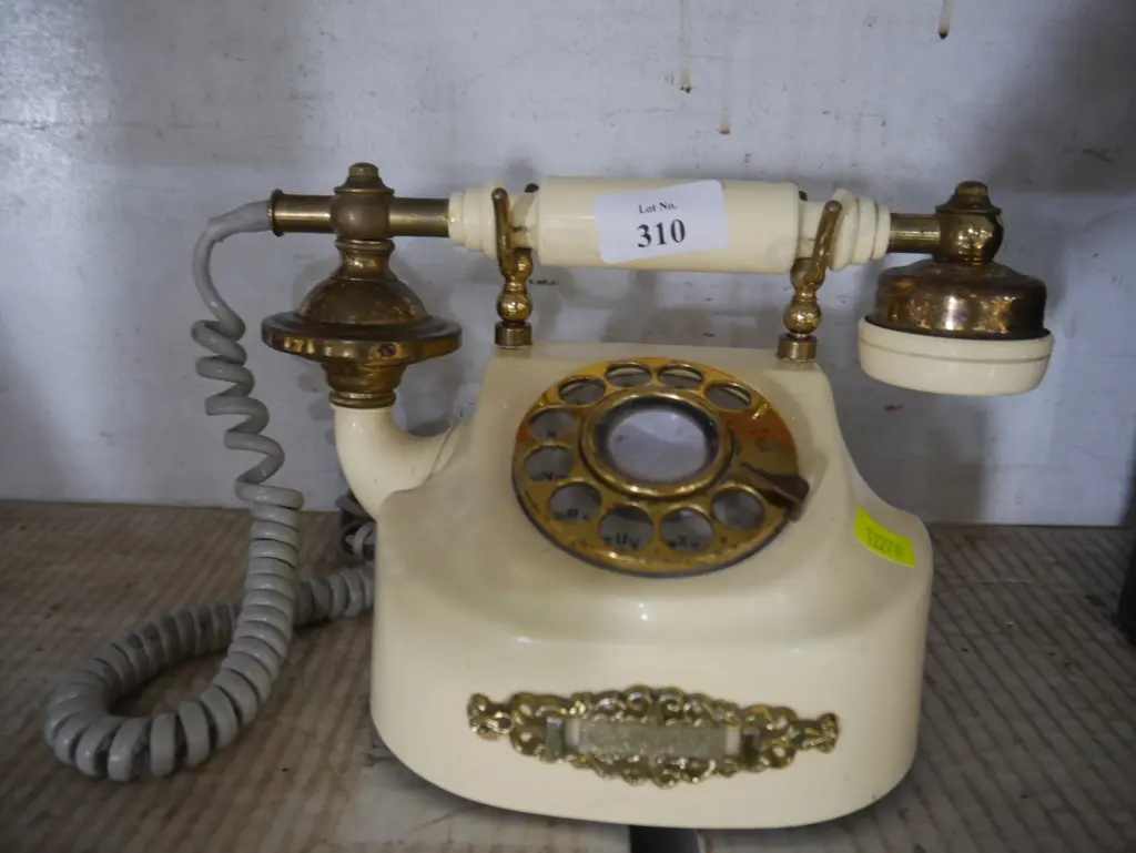 Vintage phone Image 1++