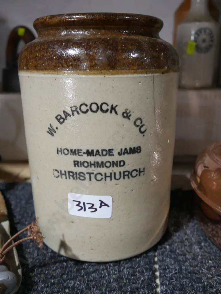 Barcock Christchurch stoneware jam pot Image 1++