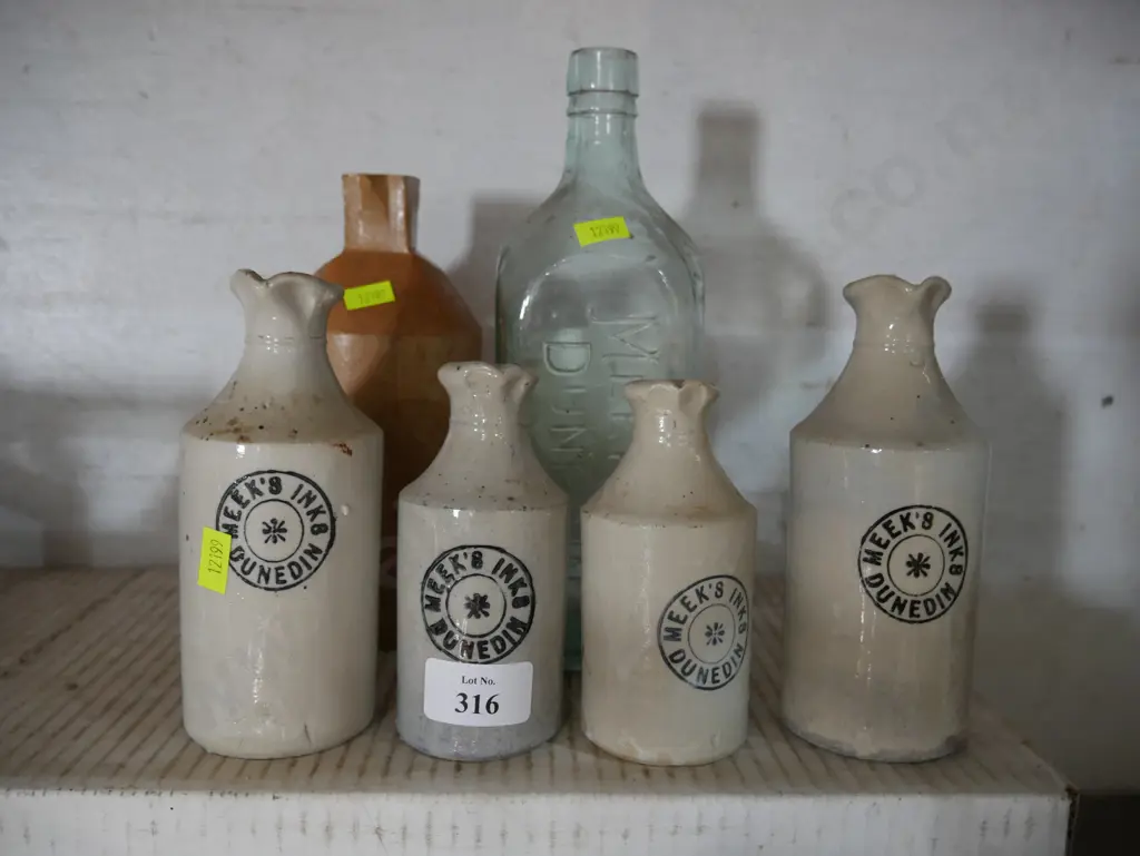 Assorted Dunedin ink stone bottles etc Image 1++