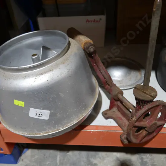 Butter churn