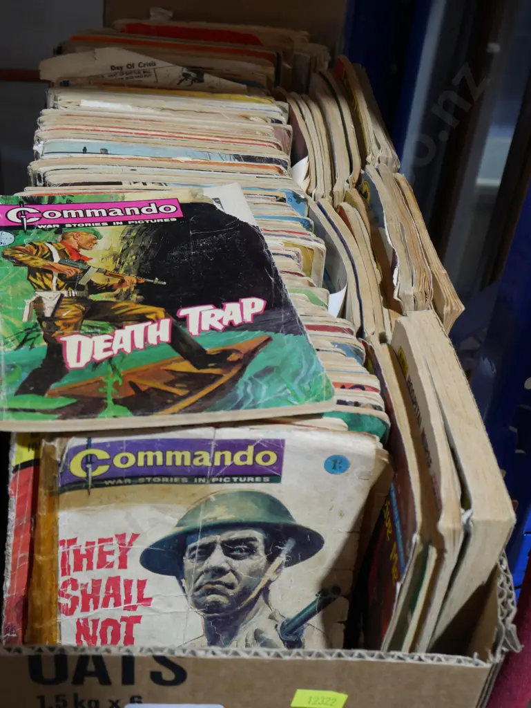 Box of old commando books Image 1++