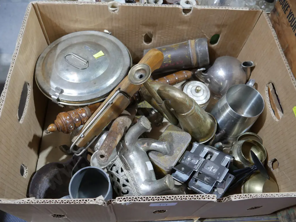 Metal elephants, assorted metal ware Image 1++