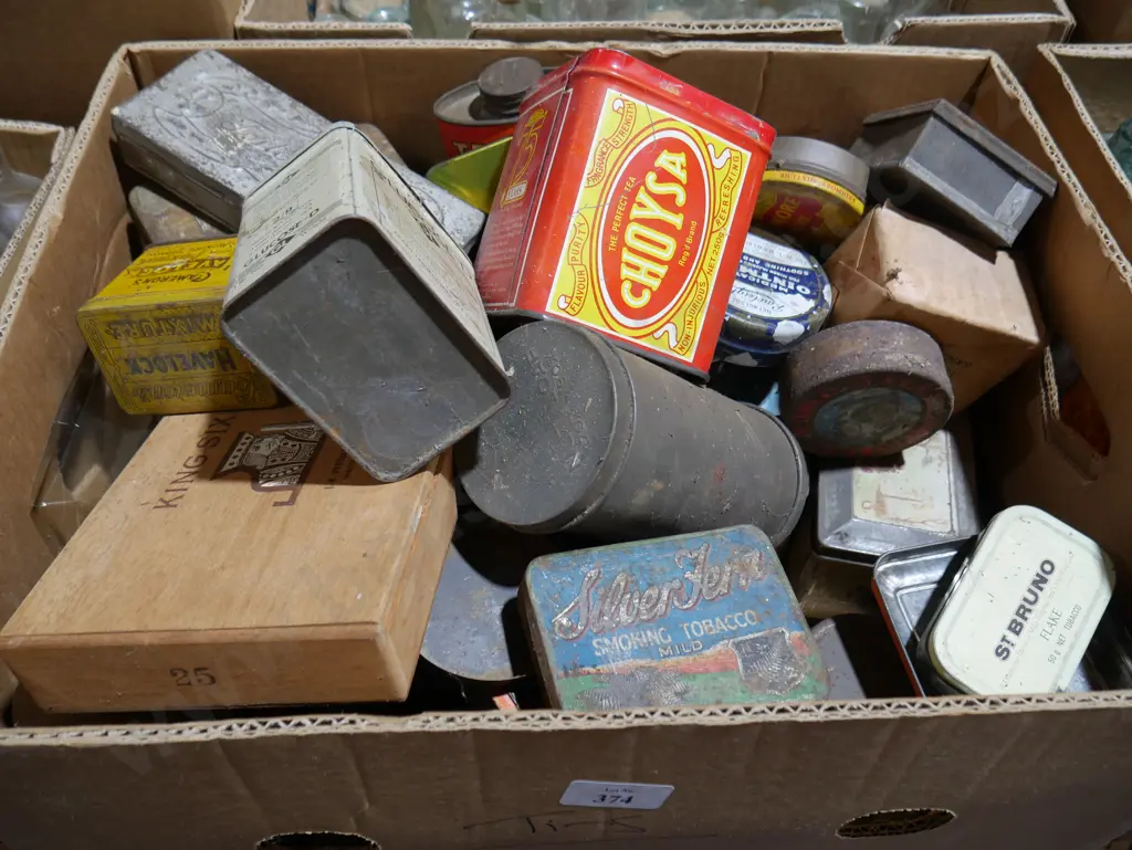 Vintage tobacco and other tins Image 1++