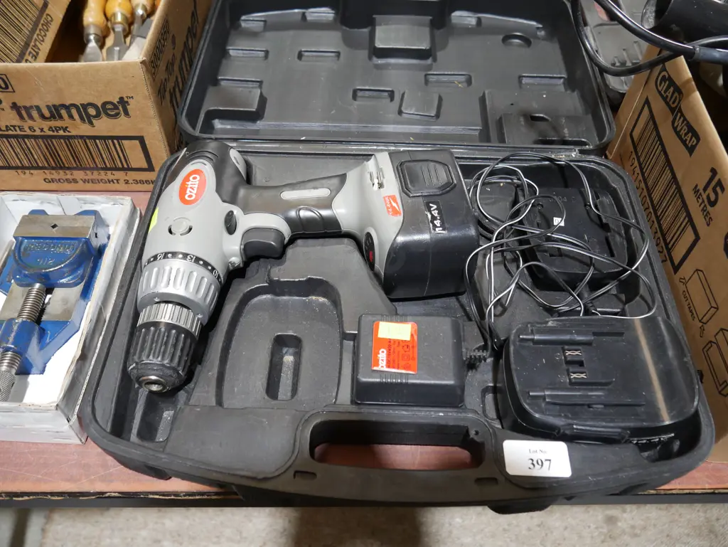 Ozito power drill in case Image 1++