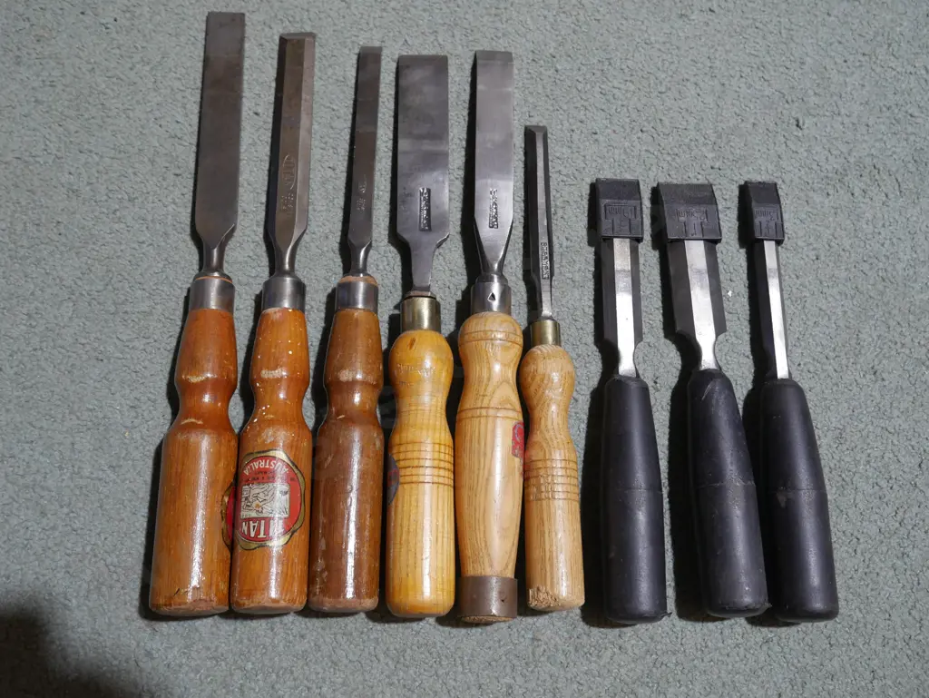 Vintage chisels Image 1++