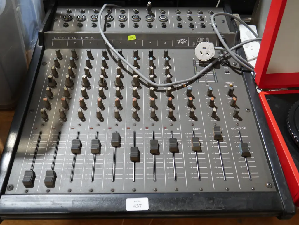 Peavey mixer board Image 1++