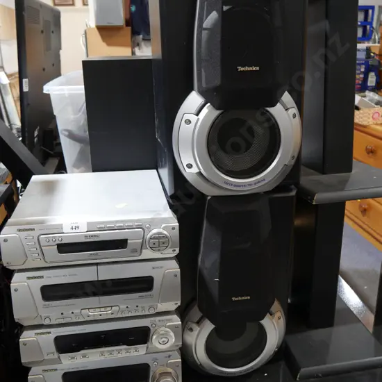 Technics stereo with speaker stands