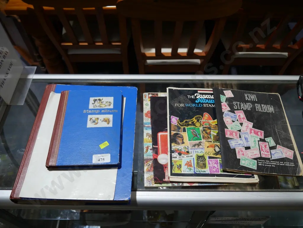 Stamp albums Image 1++