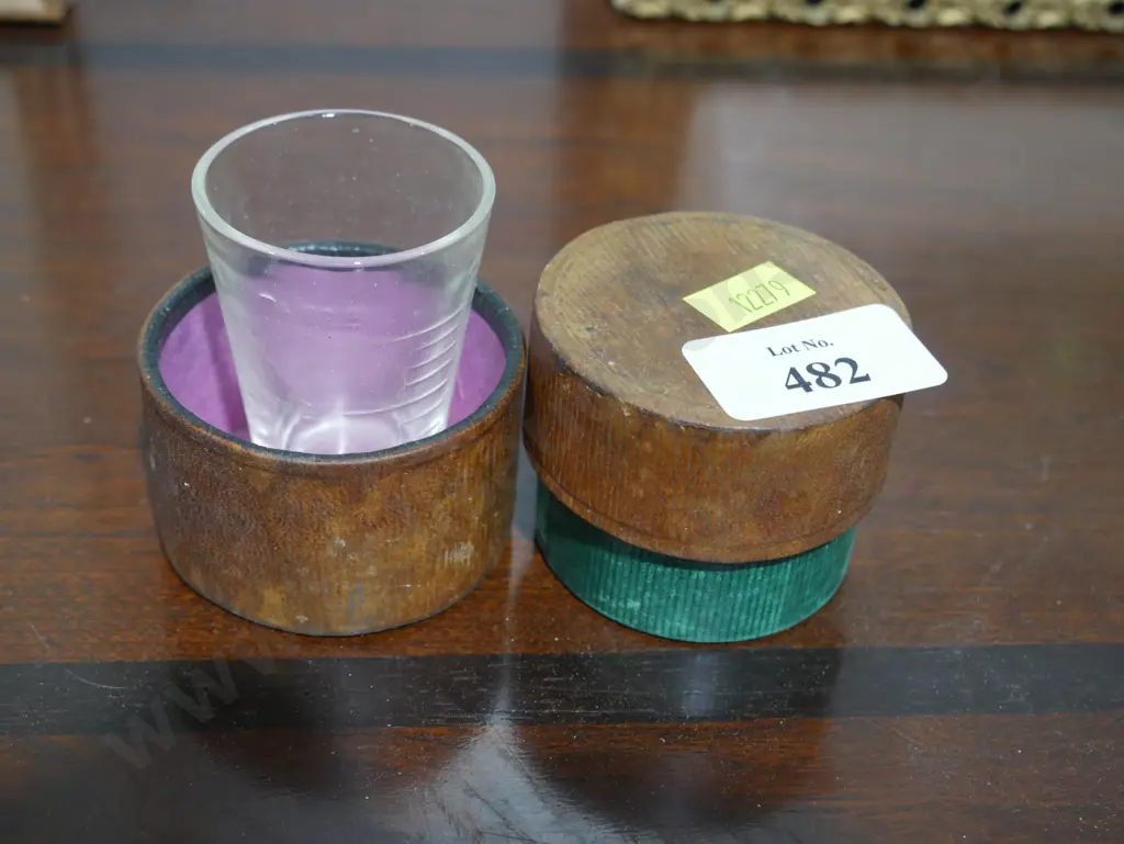Medicine measure in wooden case Image 1++