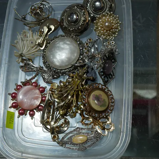 Costume jewellery