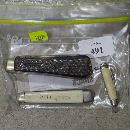 3 pocket knives