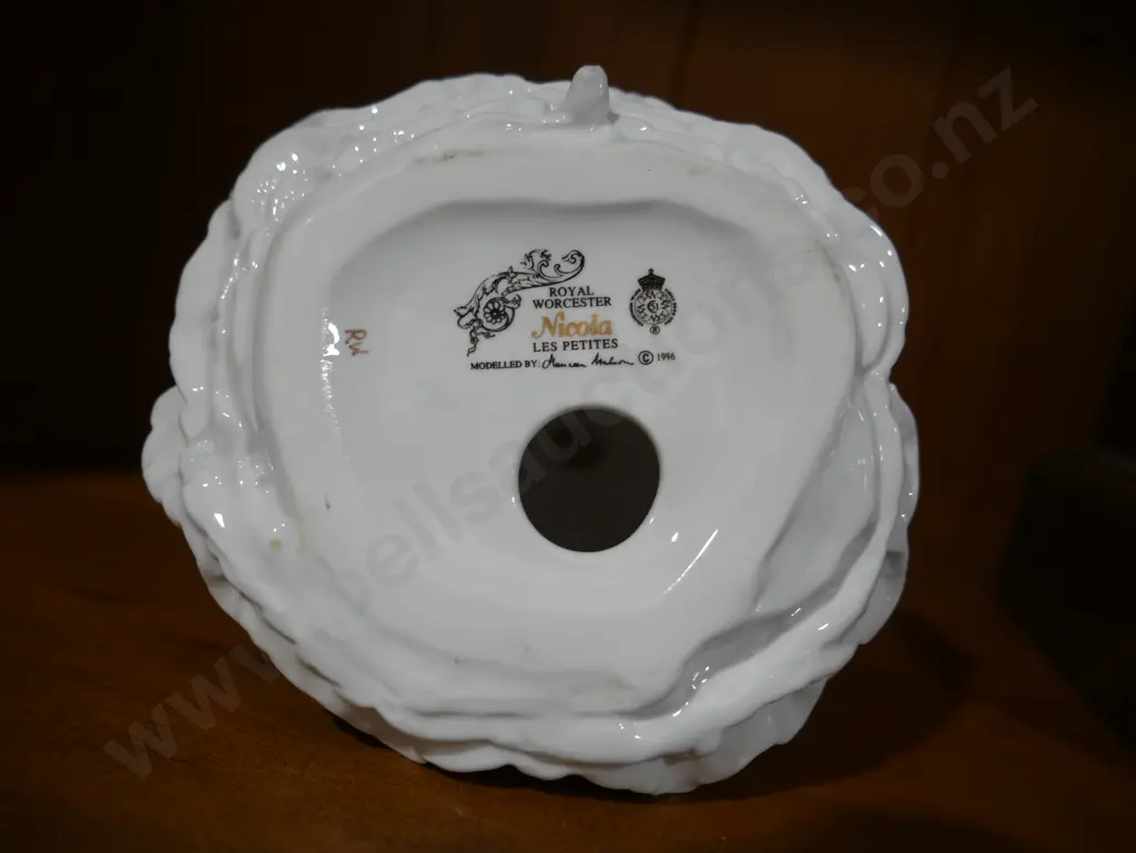 Royal Worcester figurine, Nicola Image 1++