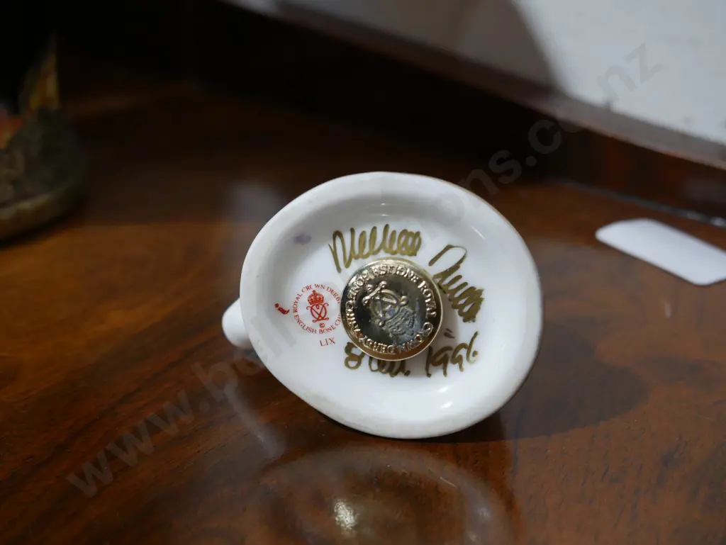 Royal Crown Derby pig figure Image 1++