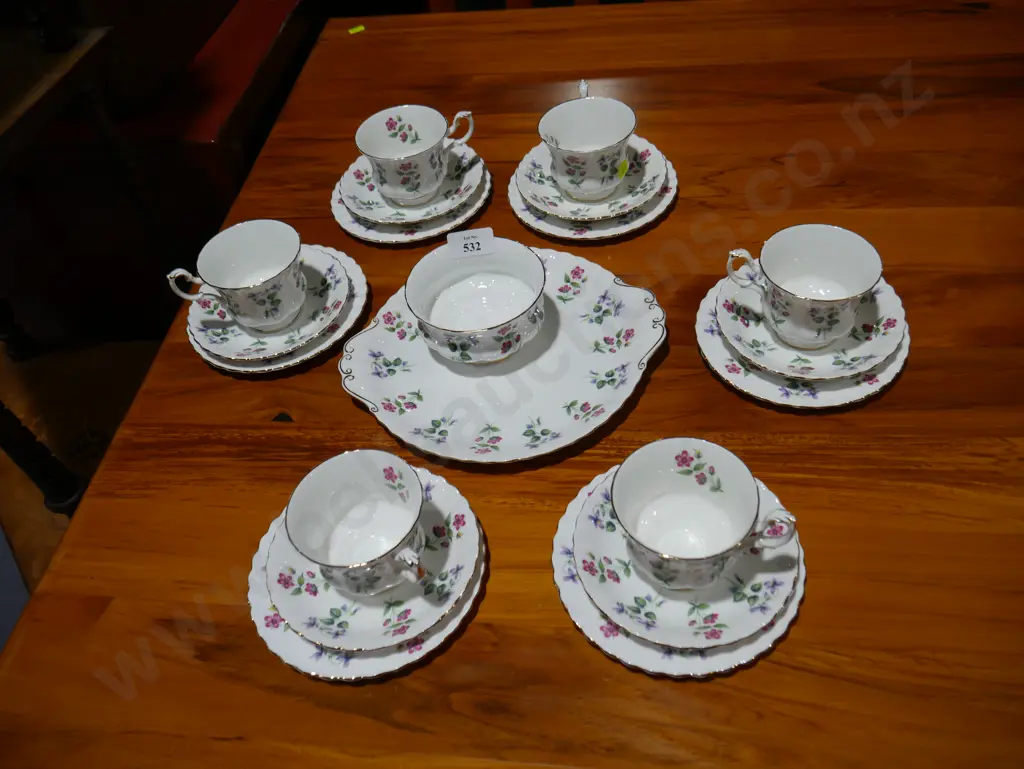 Royal Albert Keswick teaset Image 1++
