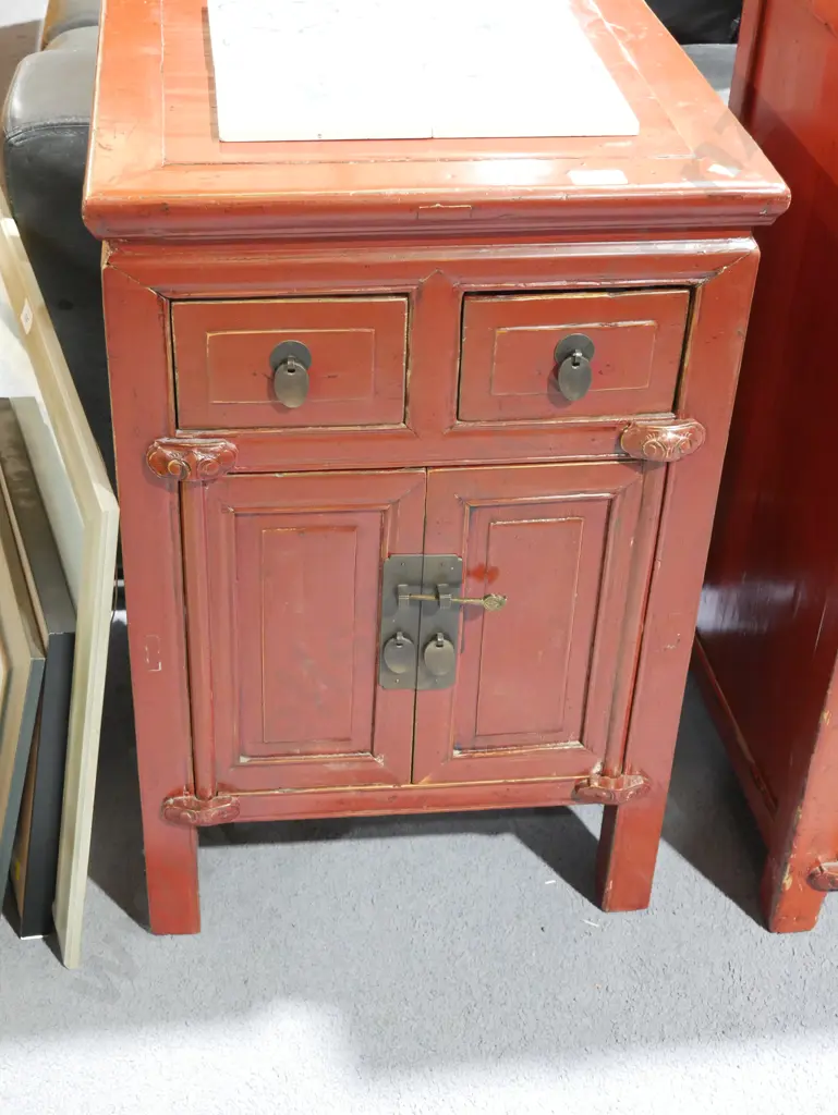 Oriental bedside cabinet Image 1++