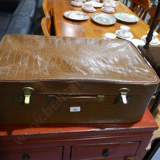 Pakawa England immitation suitcase