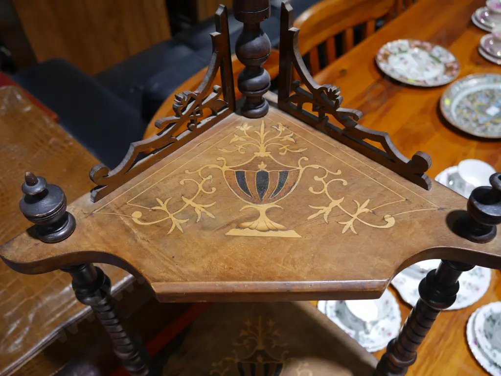 Victorian corner whatnot Image 1++