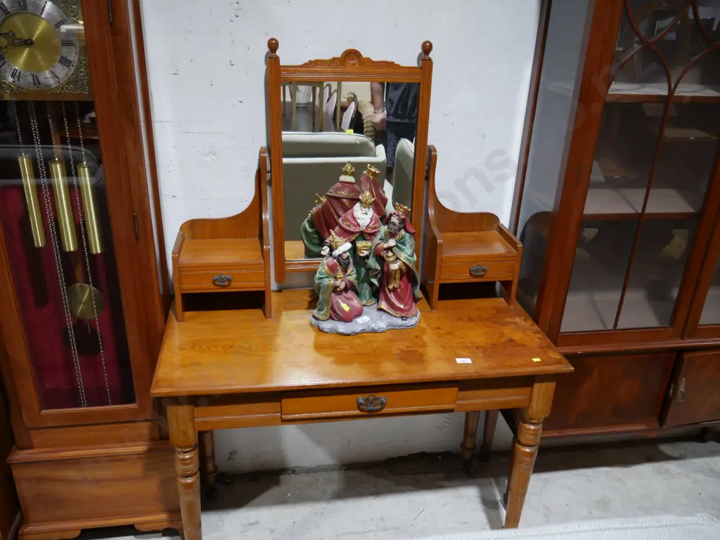 Dressing table Image 1++
