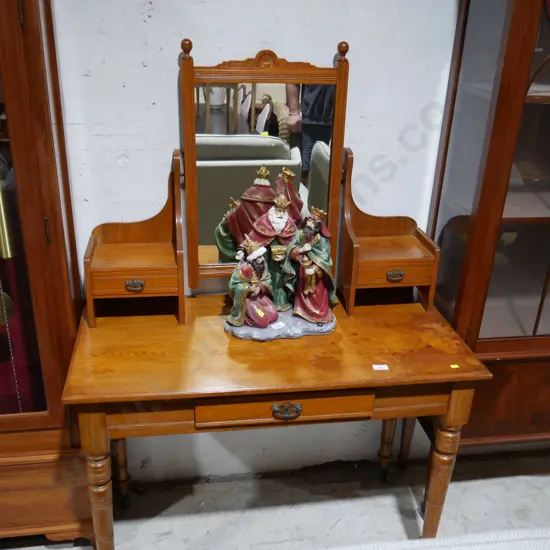 Dressing table