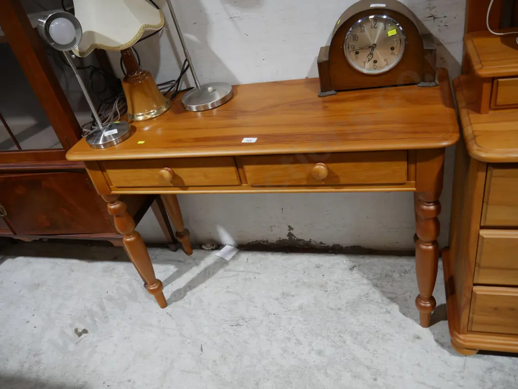 Hallway table Image 1++