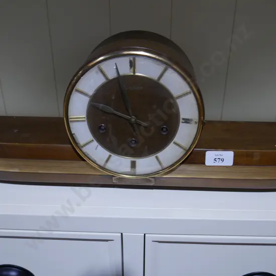 Mantle clock