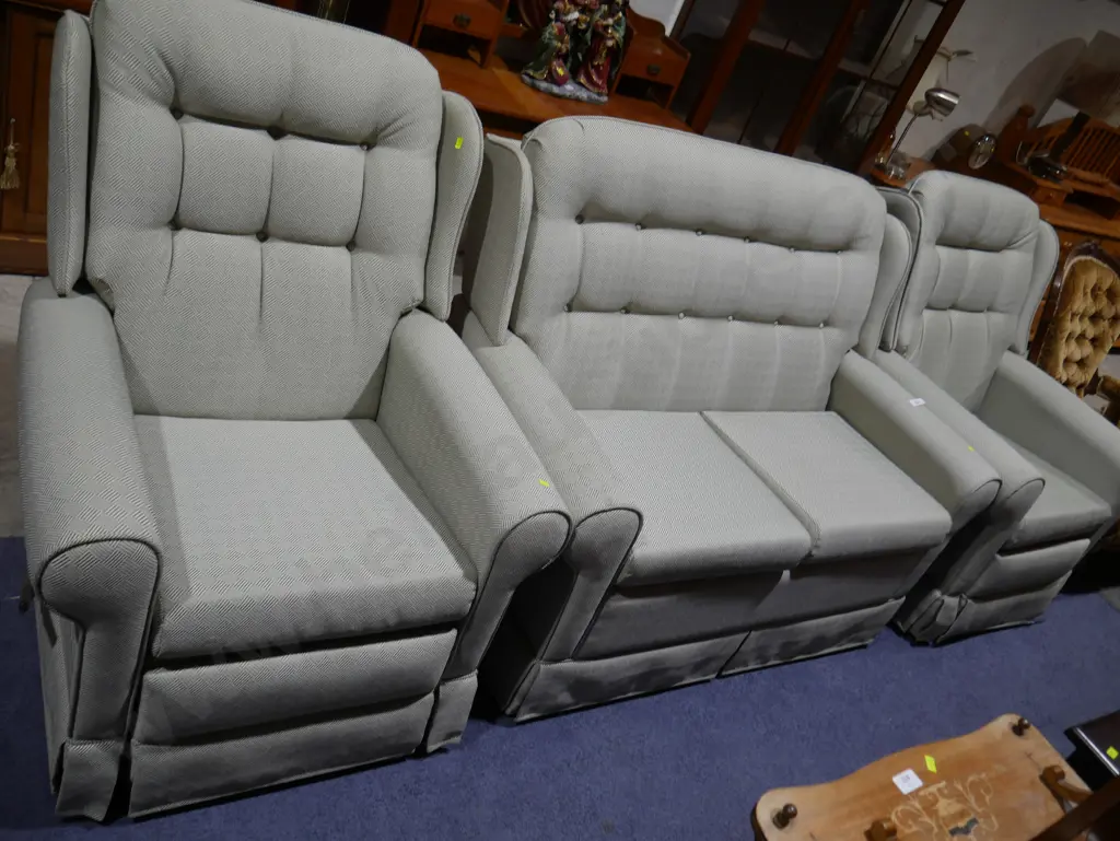Three piece lounge suite with recliners Image 1++