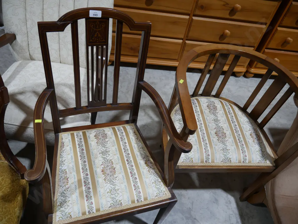 2 arm chairs Image 1++