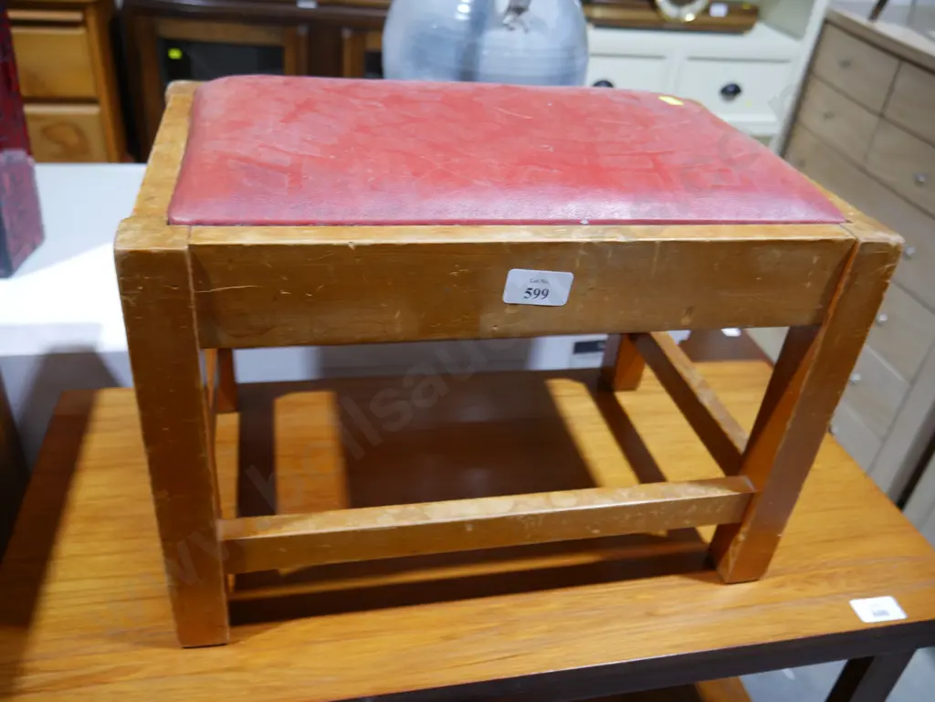 Foot stool Image 1++