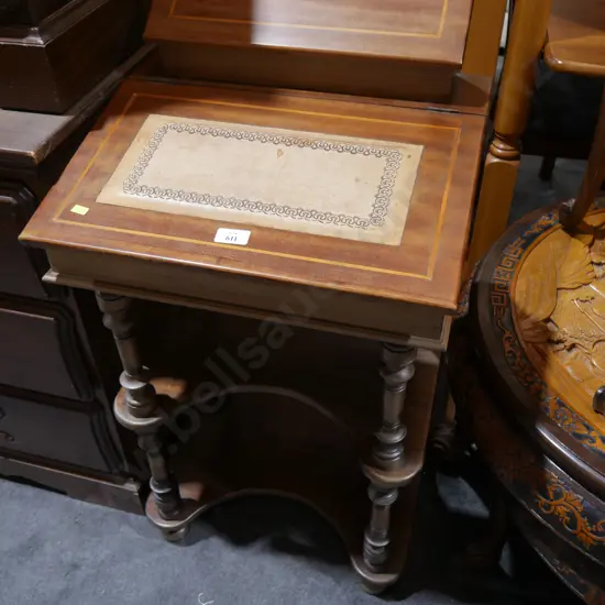 Writing table